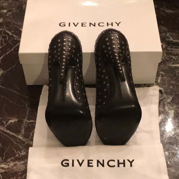 ๐HOST PICK๐ Givenchy Kidskin Stilettos - Picture 5 of 8